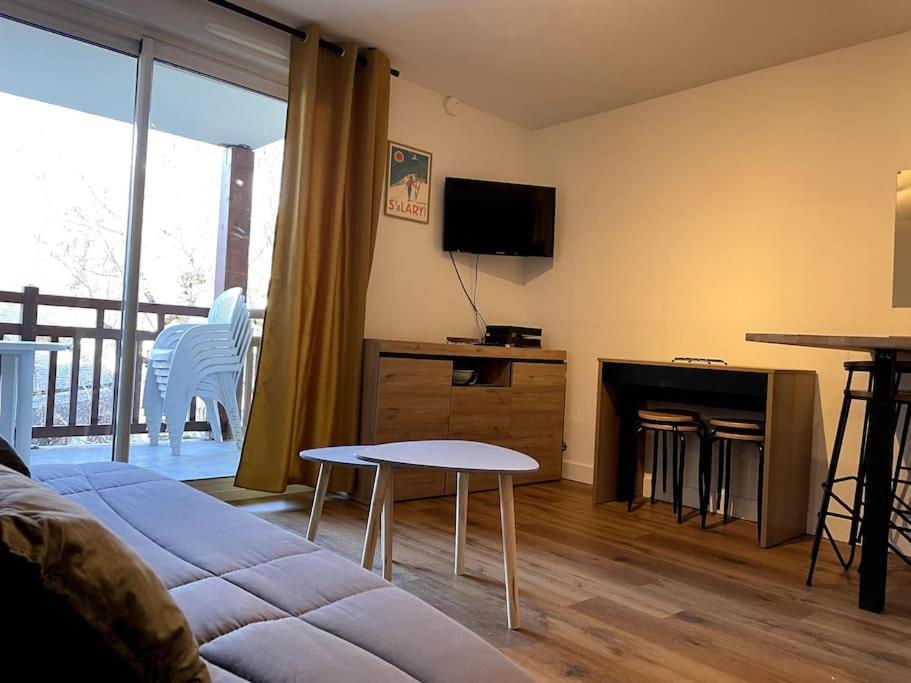 סן-לארי-סולאן Appartement Classe 3 Etoiles Tres Bien Situe מראה חיצוני תמונה